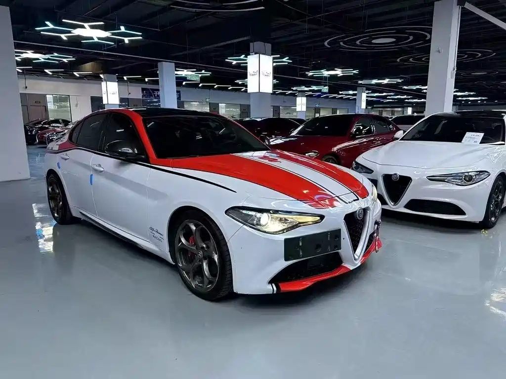 Alfa Romeo Giulia 2020 2.0T 280HP