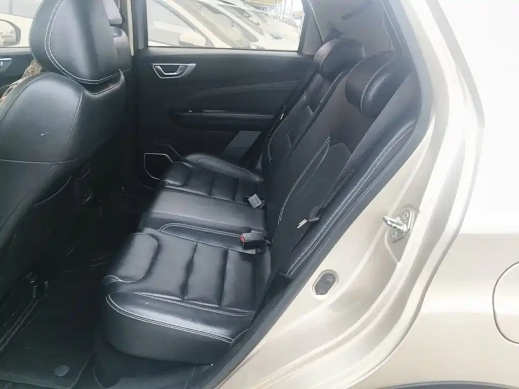 Geely Vision X3 — миниатюра 17