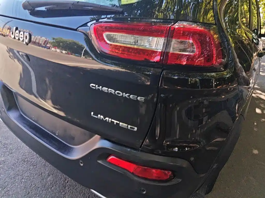 Jeep Cherokee — миниатюра 8