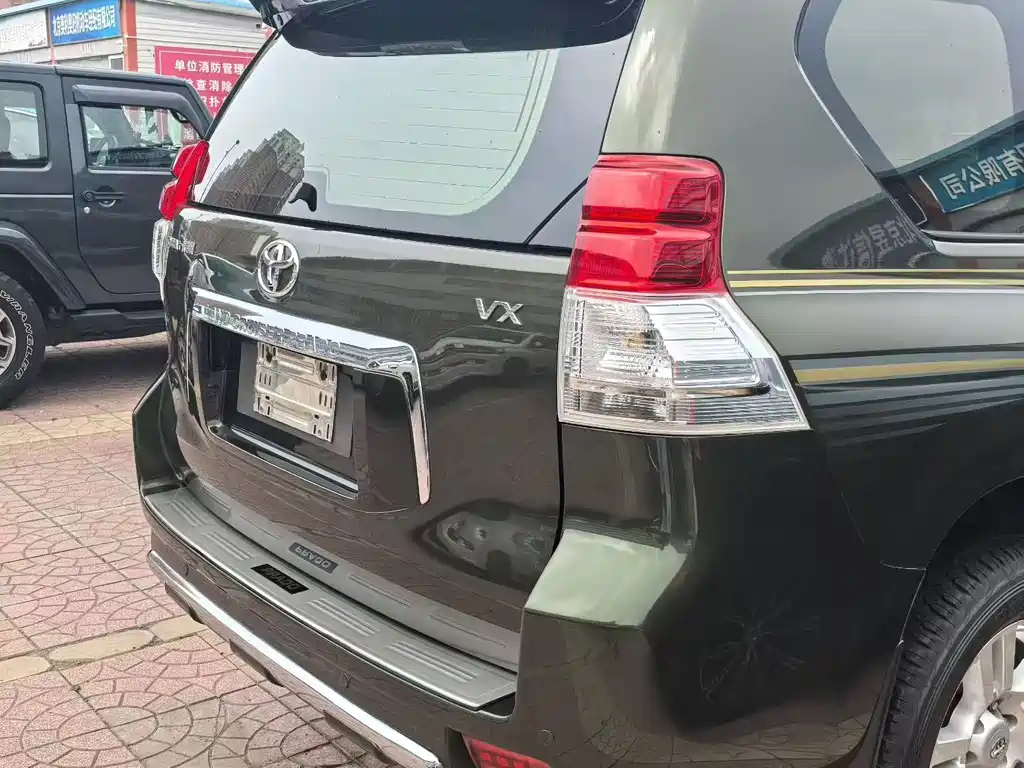 Toyota Land Cruiser Prado 2010 4.0L AT VX NAVI