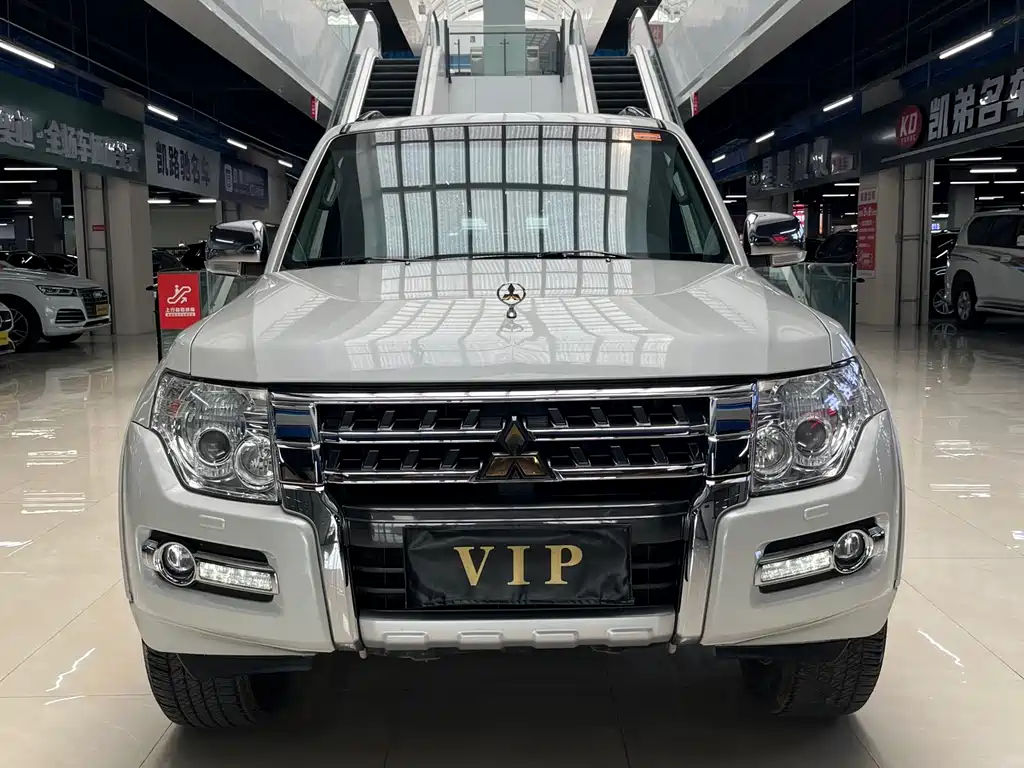 Mitsubishi V97 2019 3.8L GLS