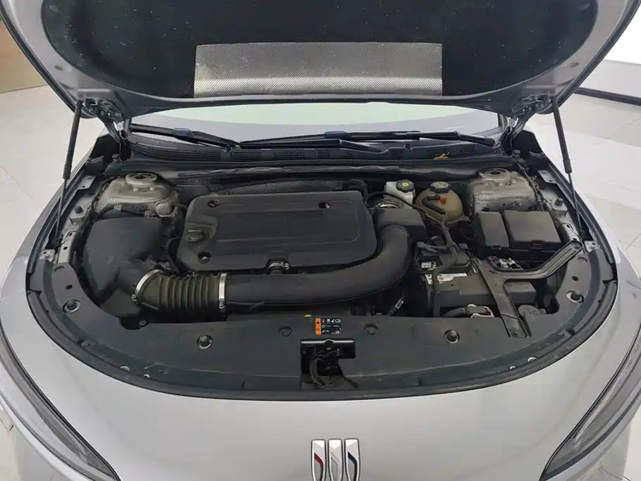 Buick LaCrosse — миниатюра 10