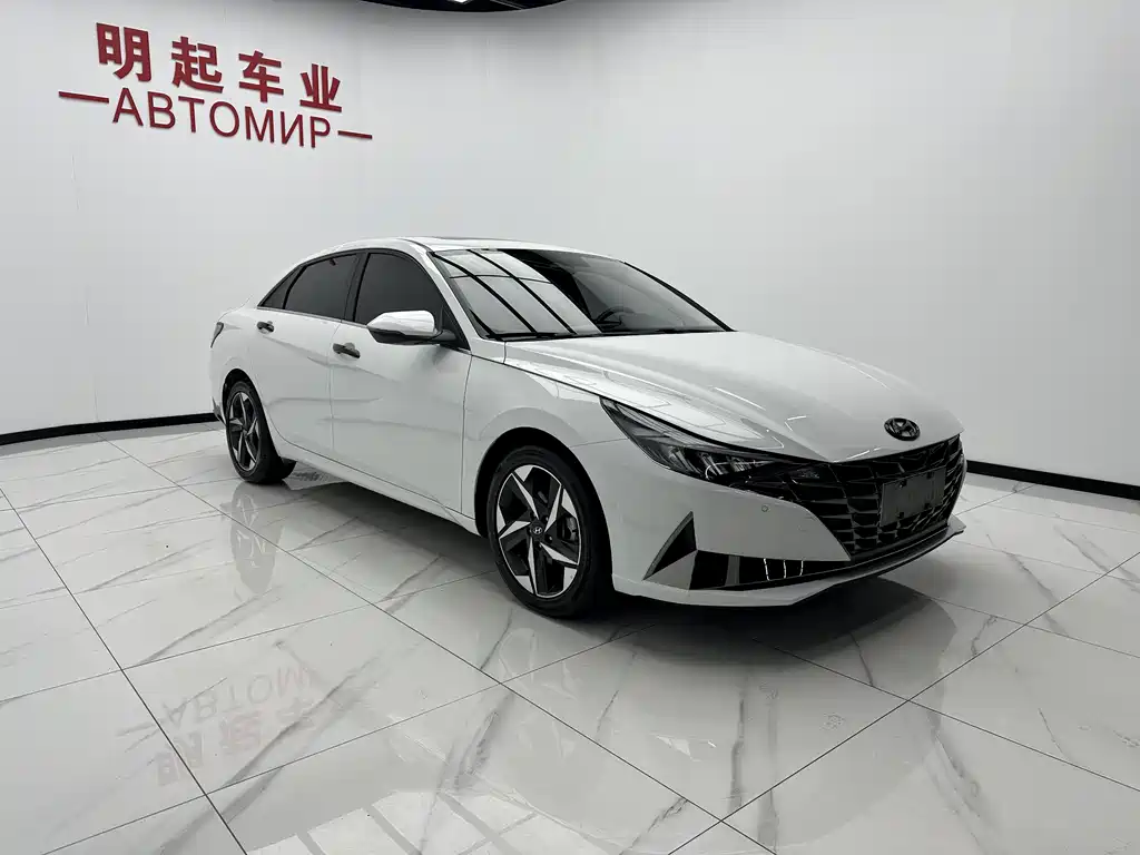 Hyundai Elantra 2022 1.5L CVT LUX Luxury