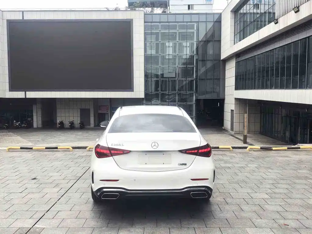 Mercedes-Benz C-Class — миниатюра 8