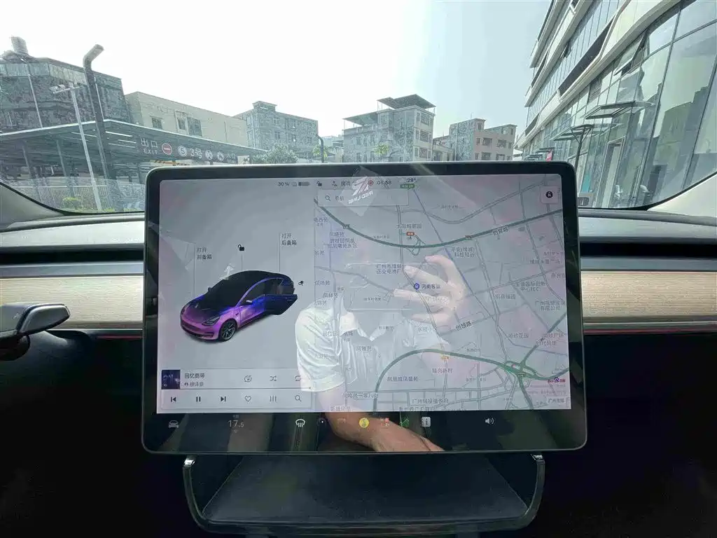 Tesla Model 3 — миниатюра 14