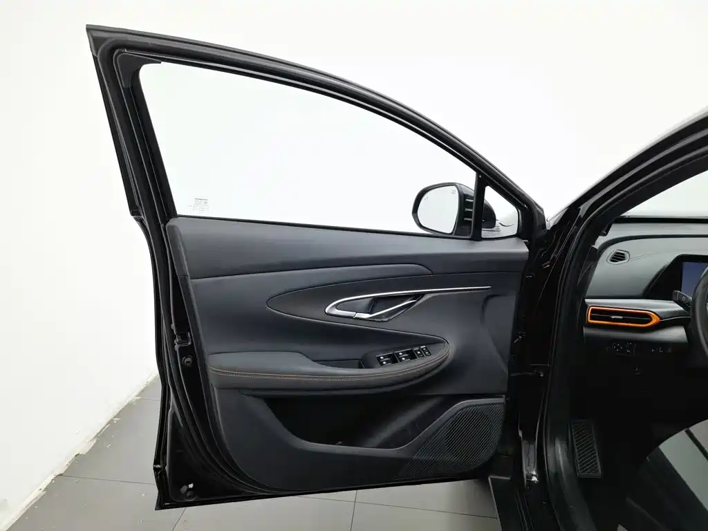 Changan UNI-T — миниатюра 8