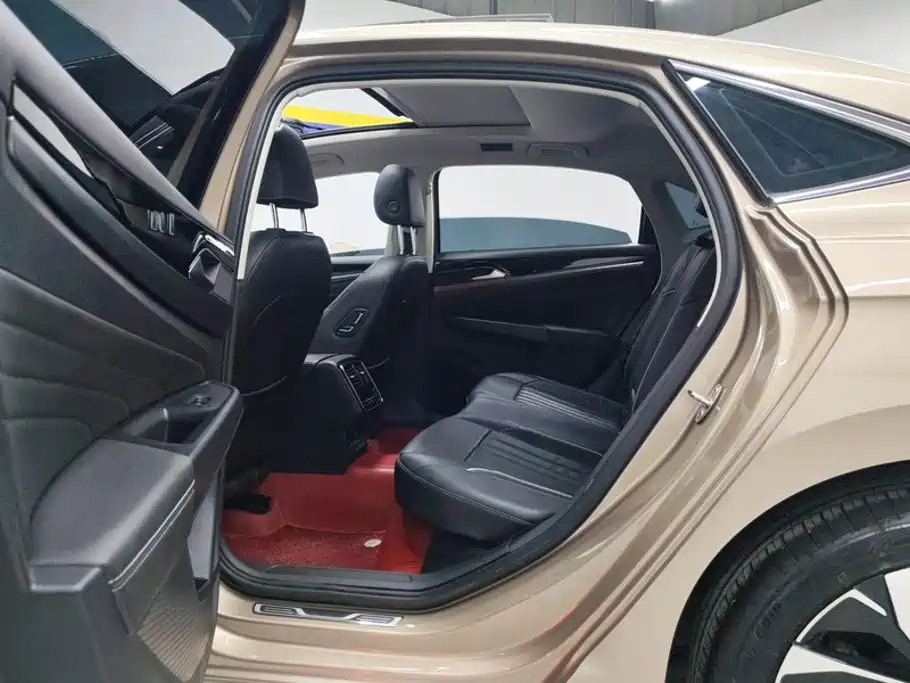 Volkswagen Passat — миниатюра 11