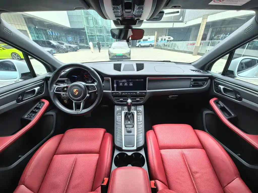 Porsche Macan — миниатюра 6