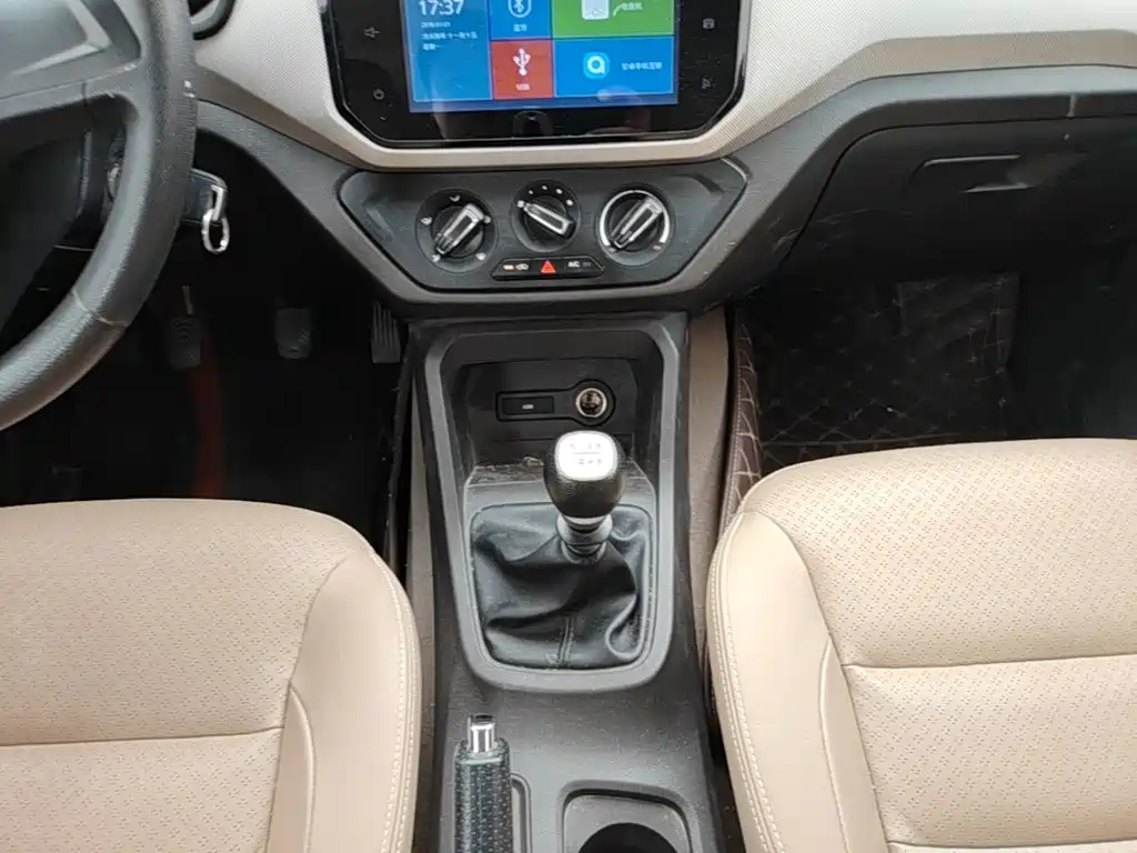 Wuling Hongguang — миниатюра 14