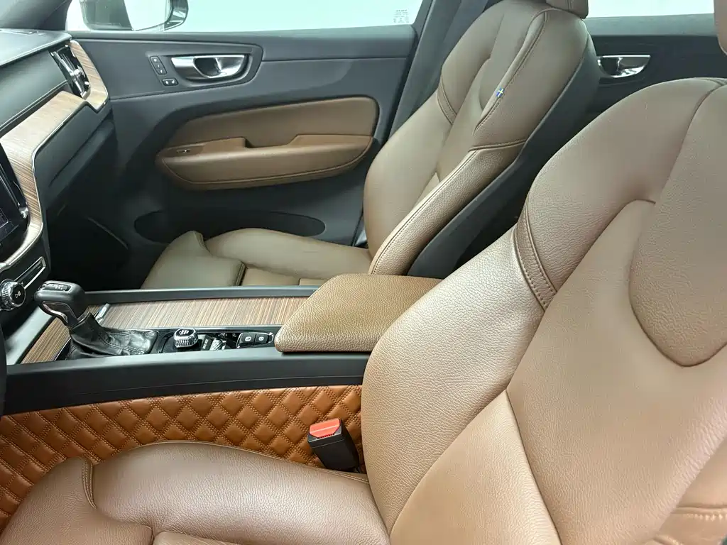 Volvo XC60 — миниатюра 4