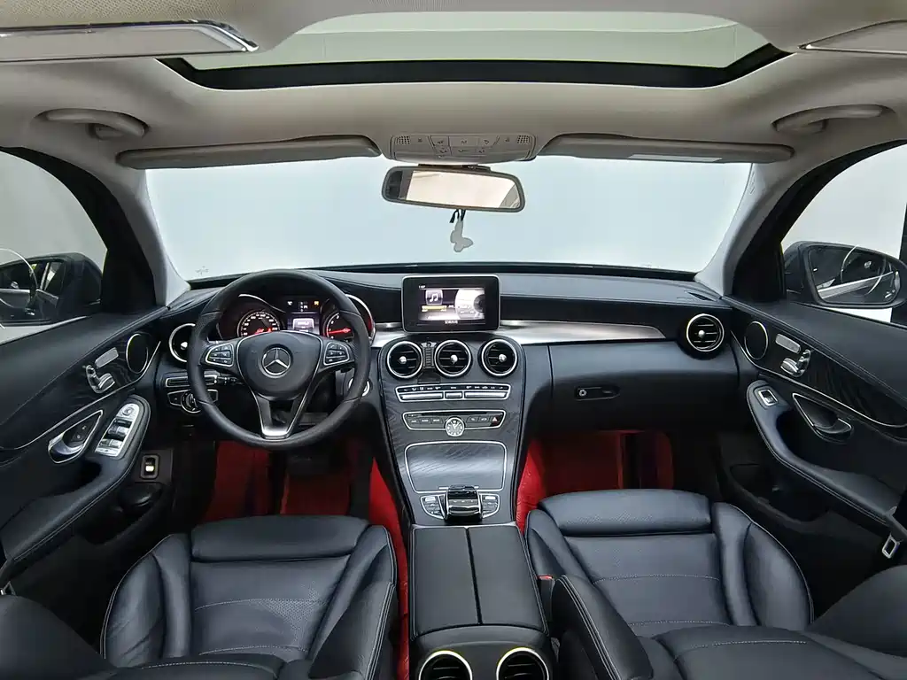 Mercedes-Benz C-Class — миниатюра 6