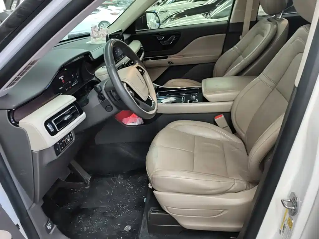 Lincoln Aviator (Import) — миниатюра 15