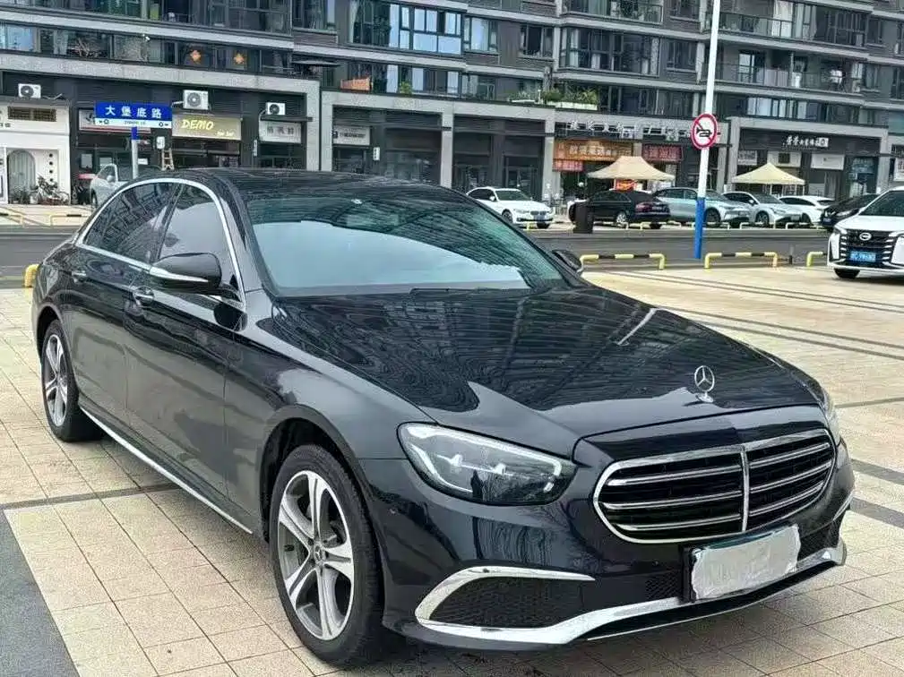 Mercedes-Benz E-Class — миниатюра 3