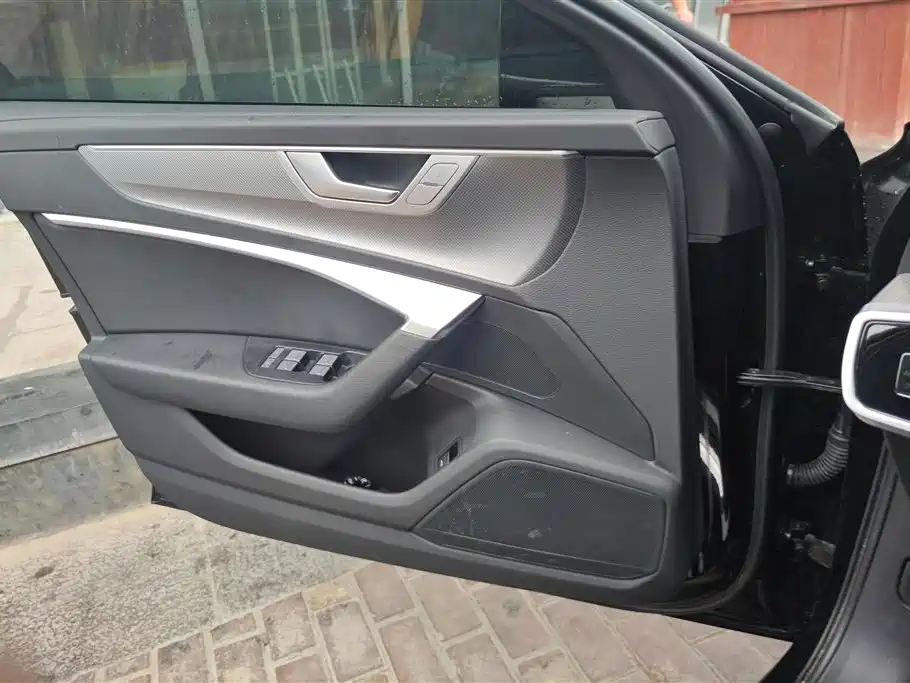 Audi A6L 2025 45 TFSI