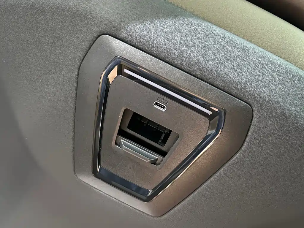 BMW 5 Series (Import) — миниатюра 21