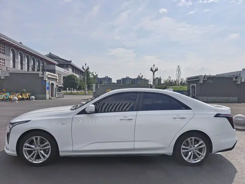 Cadillac CT4 — миниатюра 7