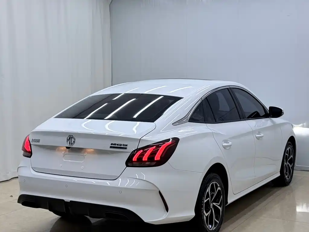 MG MG5 — миниатюра 4