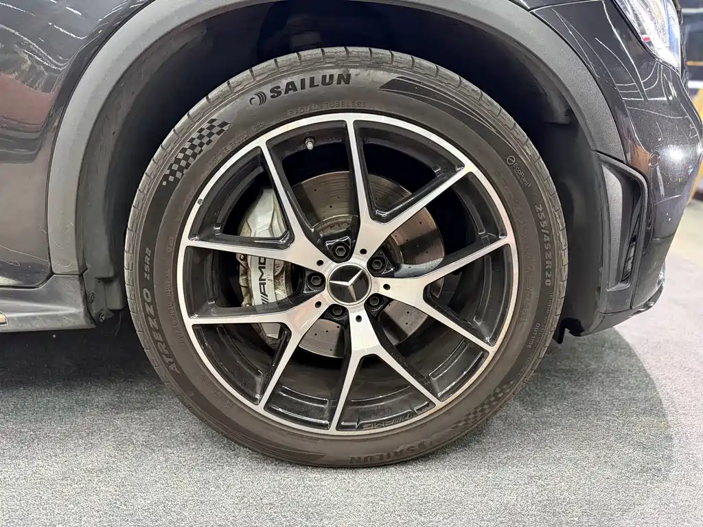 MERCEDES-BENZ GLC AMG