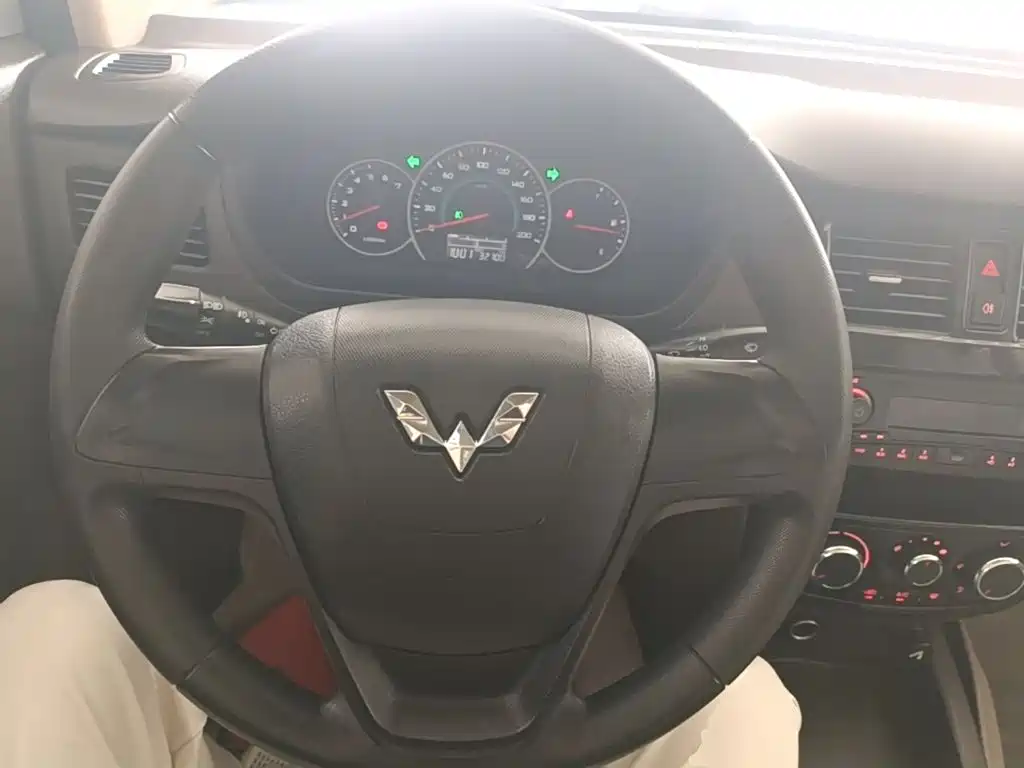 Wuling Rongguang V — миниатюра 11