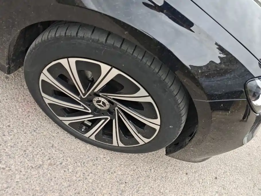 Mercedes-Benz E-Class — миниатюра 6