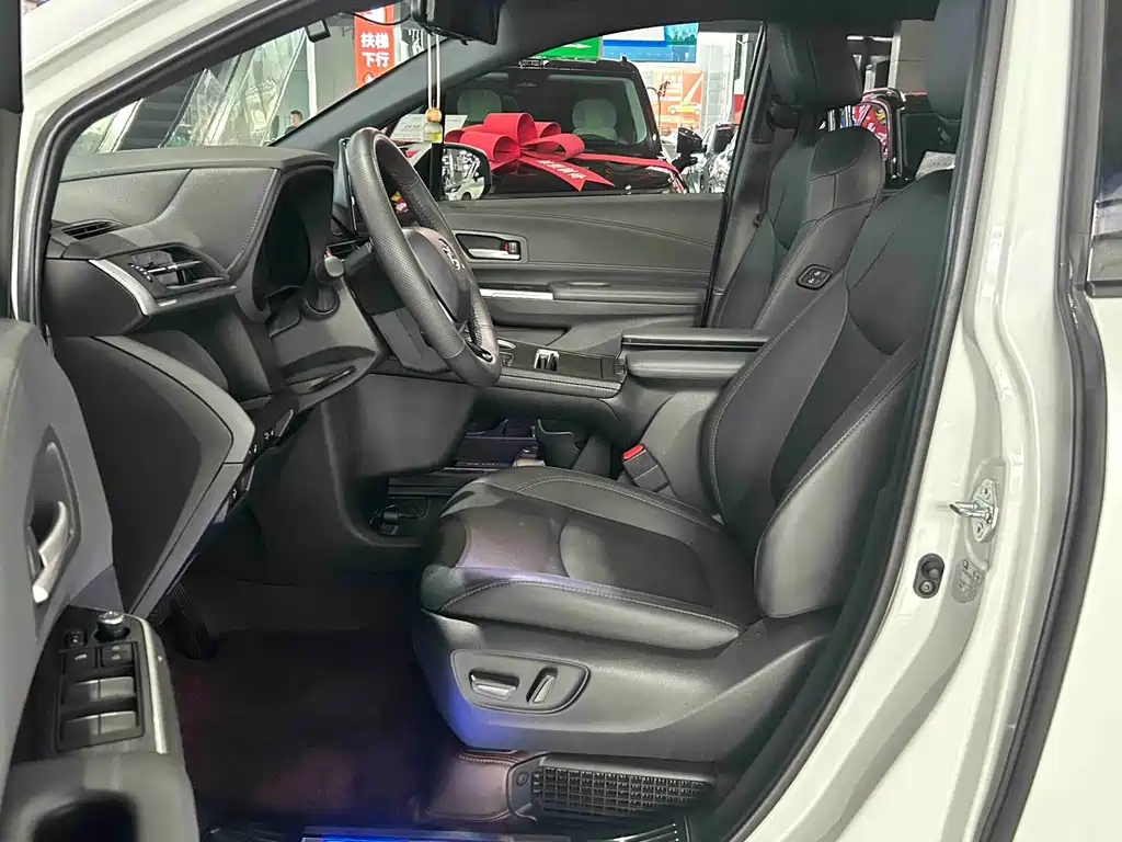 Toyota Sienna — миниатюра 7