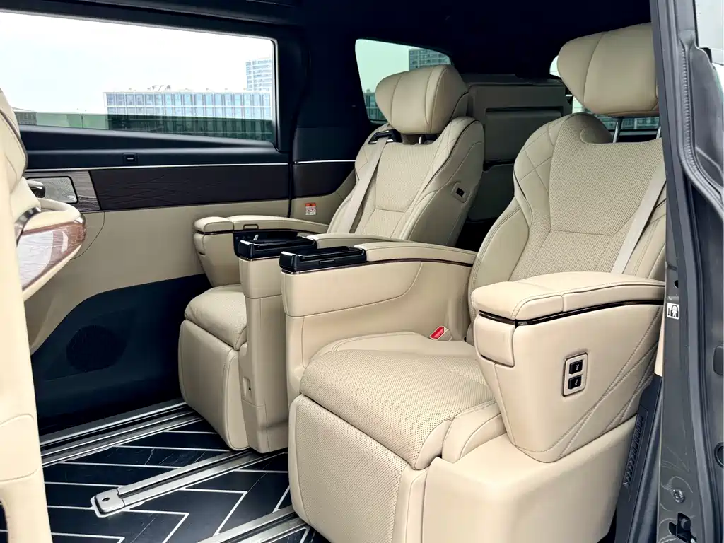 Toyota Vellfire 2024 2.5L