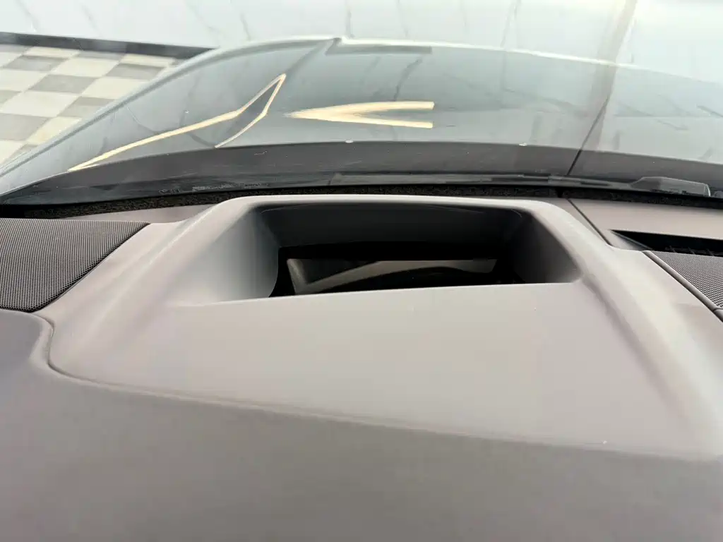 Land Rover Range Rover — миниатюра 17
