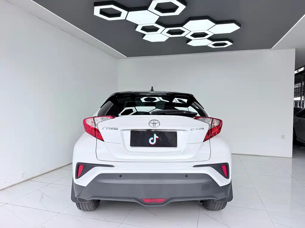 Toyota C-HR — миниатюра 8