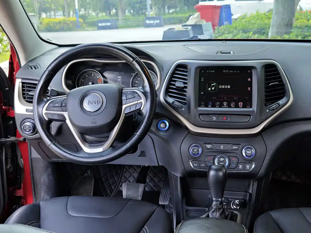 Jeep Cherokee — миниатюра 13