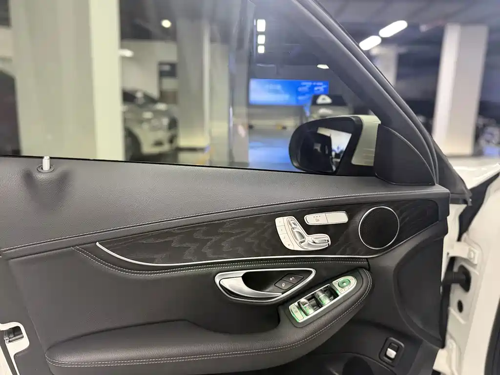Mercedes-Benz C-Class — миниатюра 9
