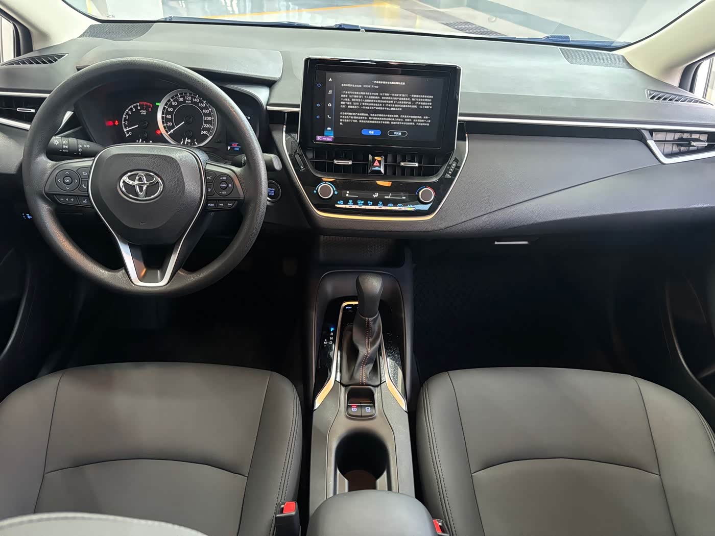 Toyota Corolla 1.2 л 2024 г. Белый, пробег 7000 км