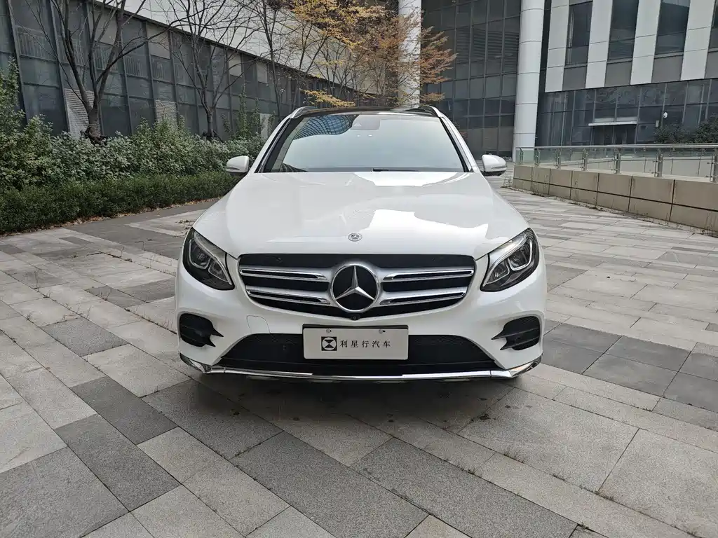 MERCEDES-BENZ GLC
