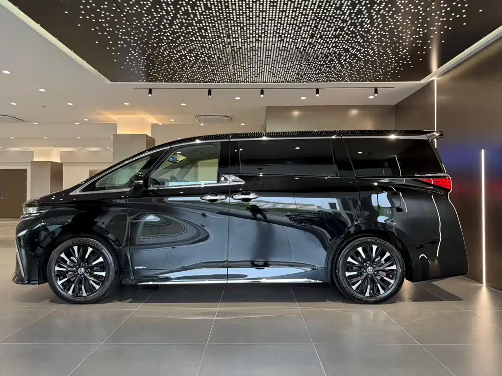 Toyota Alphard — миниатюра 7