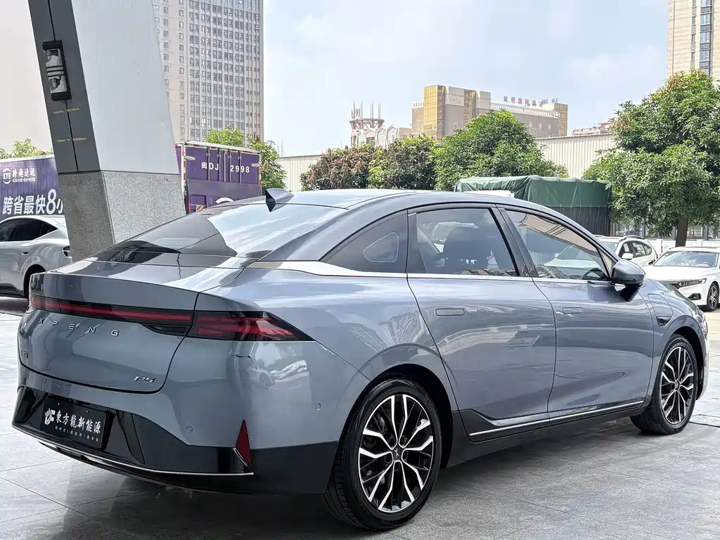 XPeng P5 — миниатюра 9