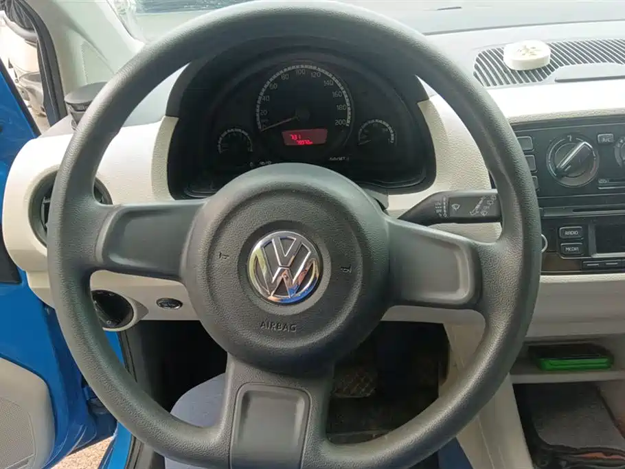 Volkswagen up! — миниатюра 15