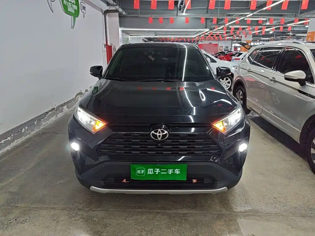 Toyota RAV4 — миниатюра 3
