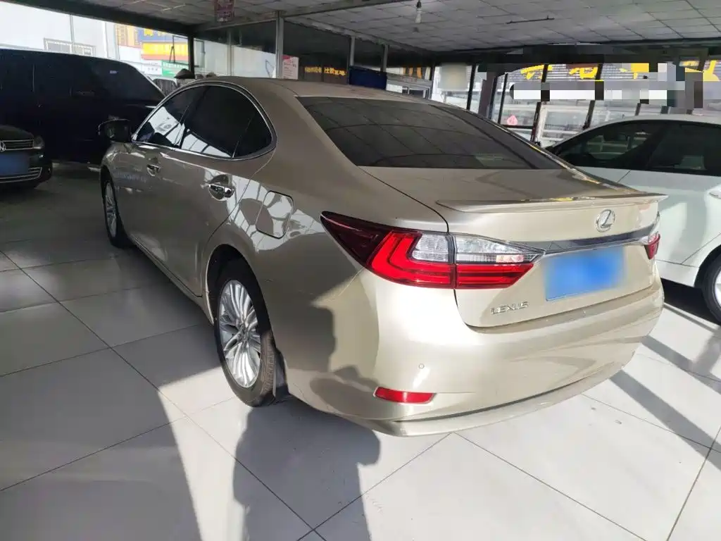 Lexus ES — миниатюра 24