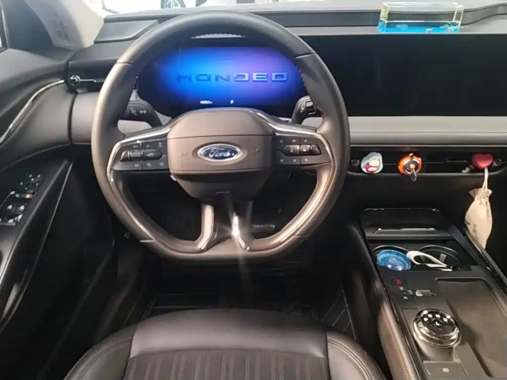 Ford Mondeo — миниатюра 11