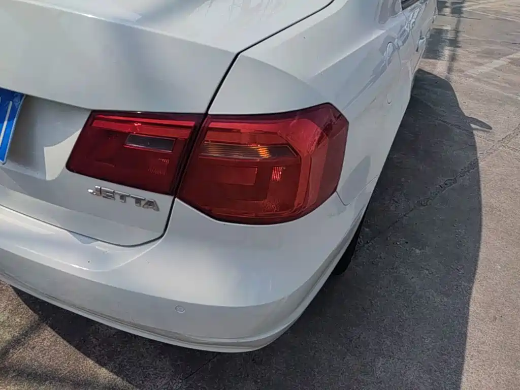 Volkswagen Jetta — миниатюра 8