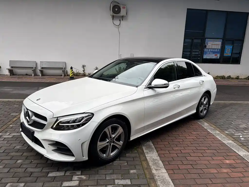 Mercedes-Benz C-Class 2022