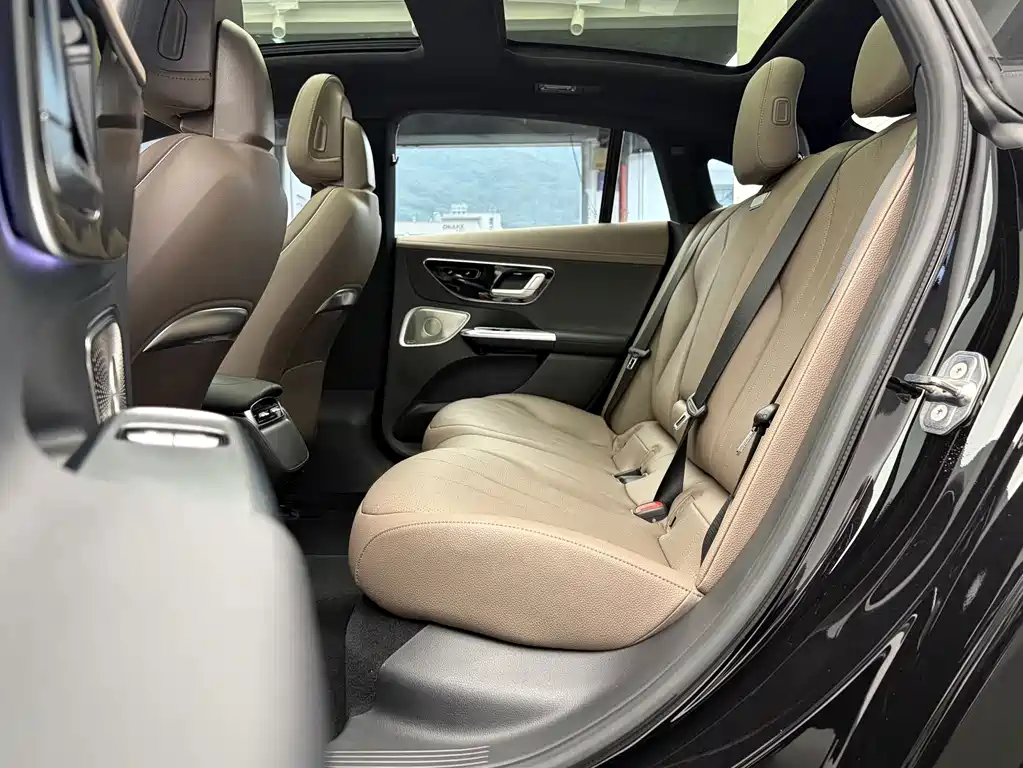 Mercedes-Benz EQE — миниатюра 12