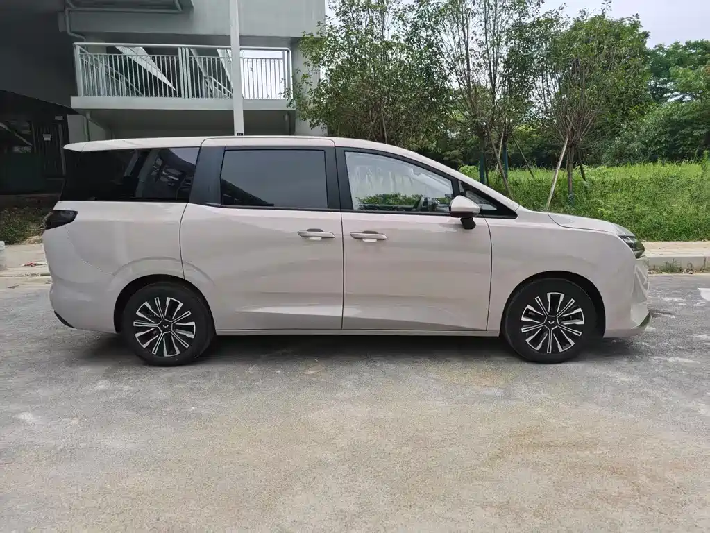 Wuling 730 2025 500km Luxury