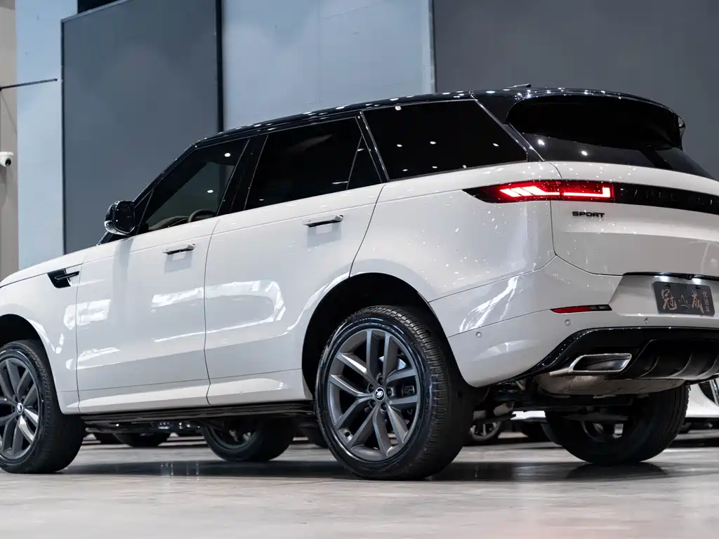 Land Rover Range Rover Sport 2023 400PS Dynamic SE