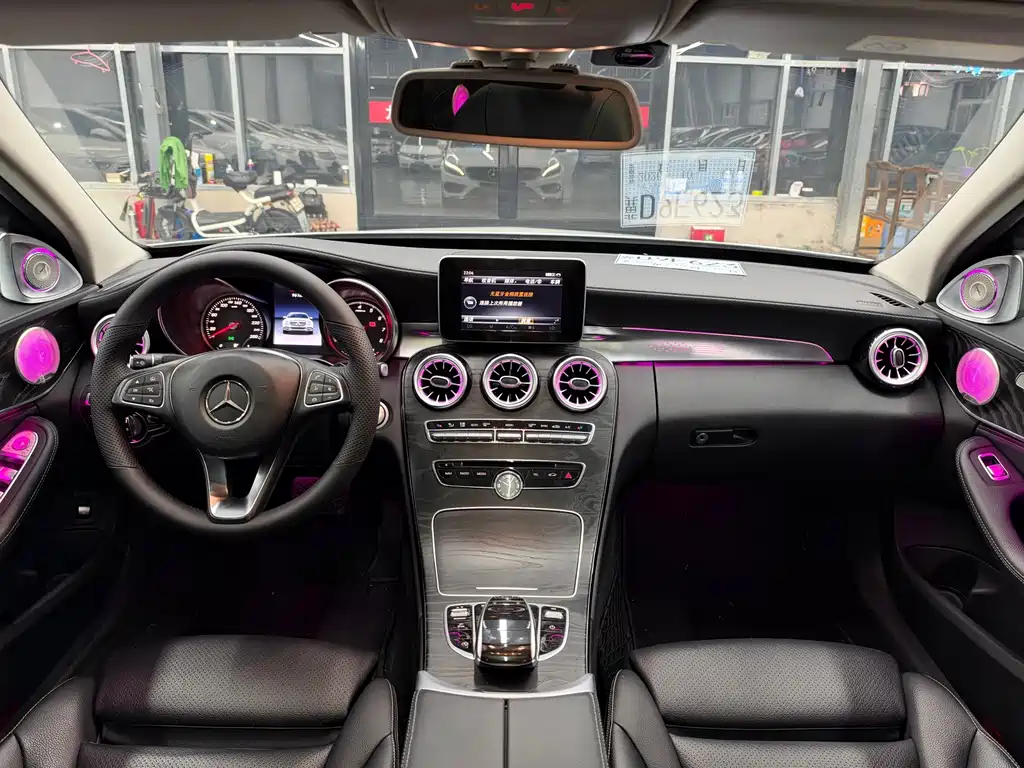 Mercedes-Benz C-Class — миниатюра 4
