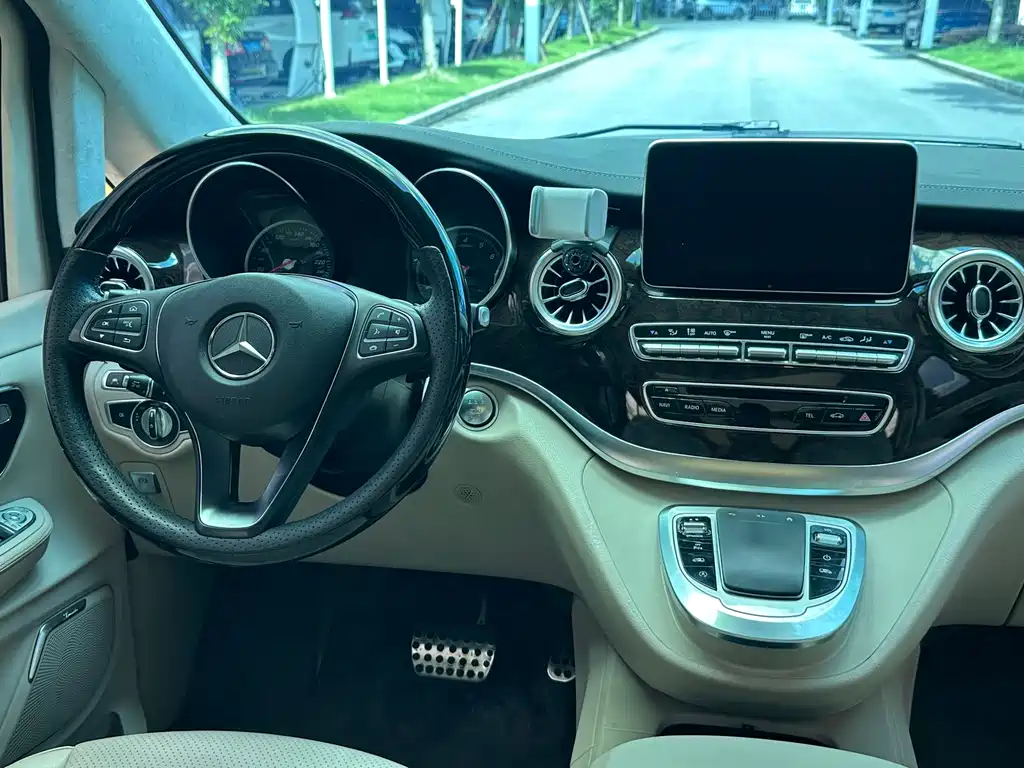 Mercedes-Benz V-Class — миниатюра 15