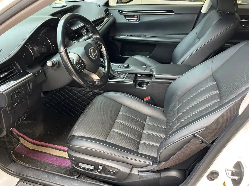 Lexus ES 2016 200 Midnight