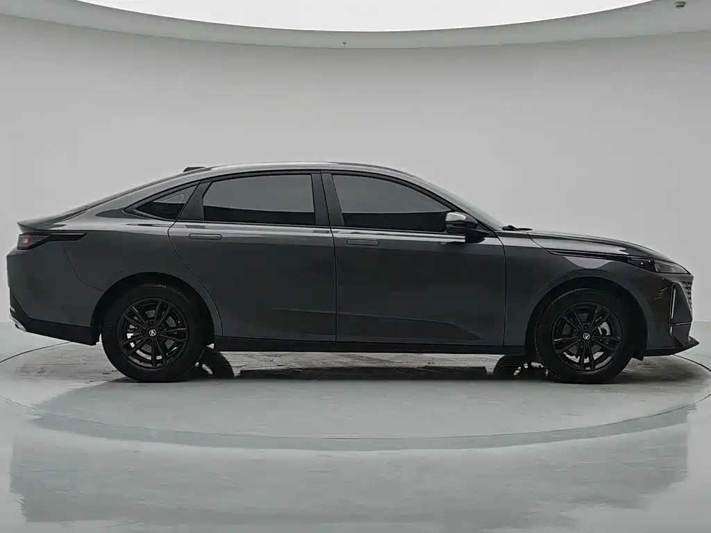 Changan Yida — миниатюра 7