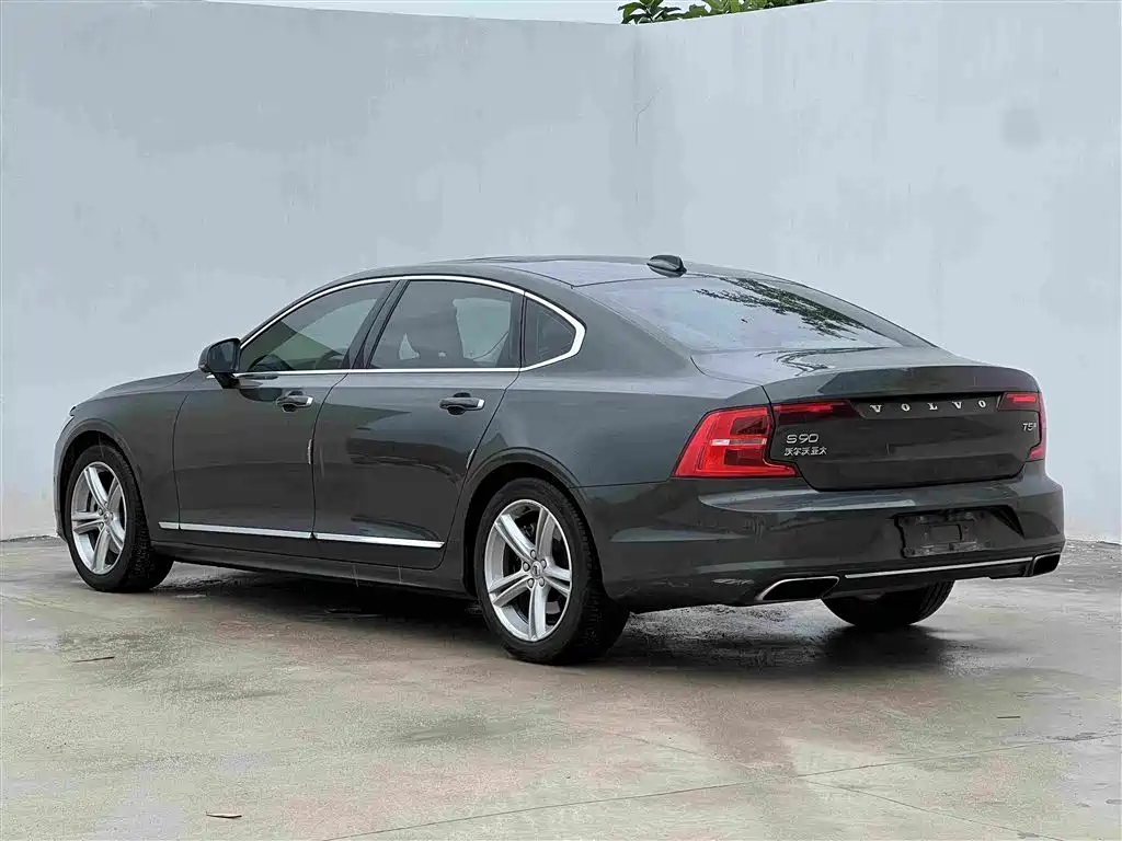 Volvo S90 2019 T5