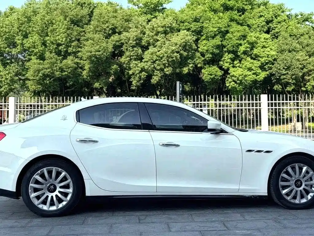 Maserati Ghibli — миниатюра 9
