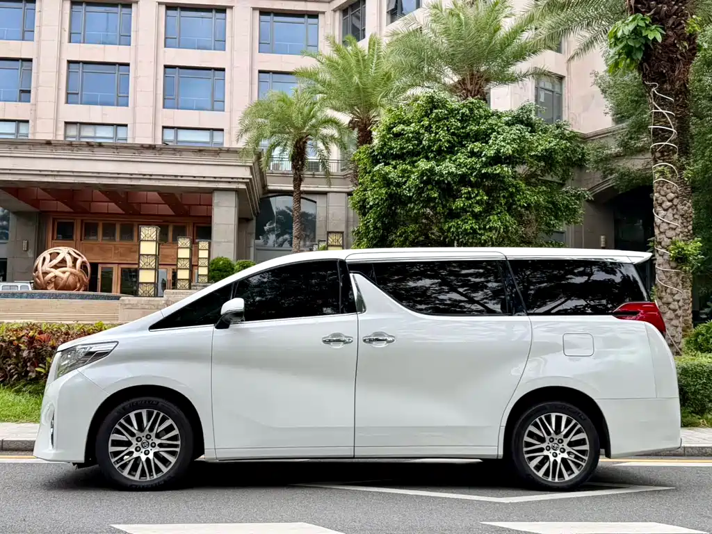 Toyota Alphard 2015 3.5L Luxury
